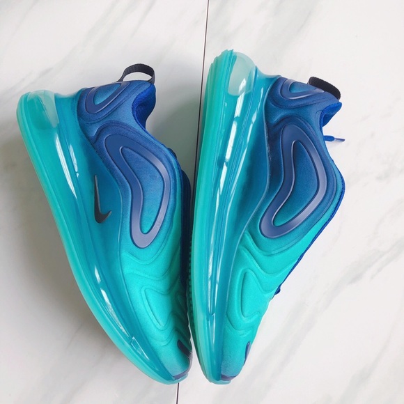Nike Air Max 720 - Picture 6 of 8